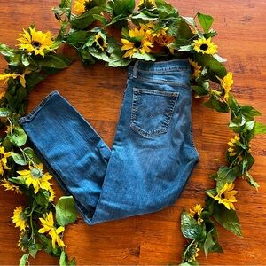 Men’s Levi Jeans Relaxed Straight Sz 34 Waist 32 Long